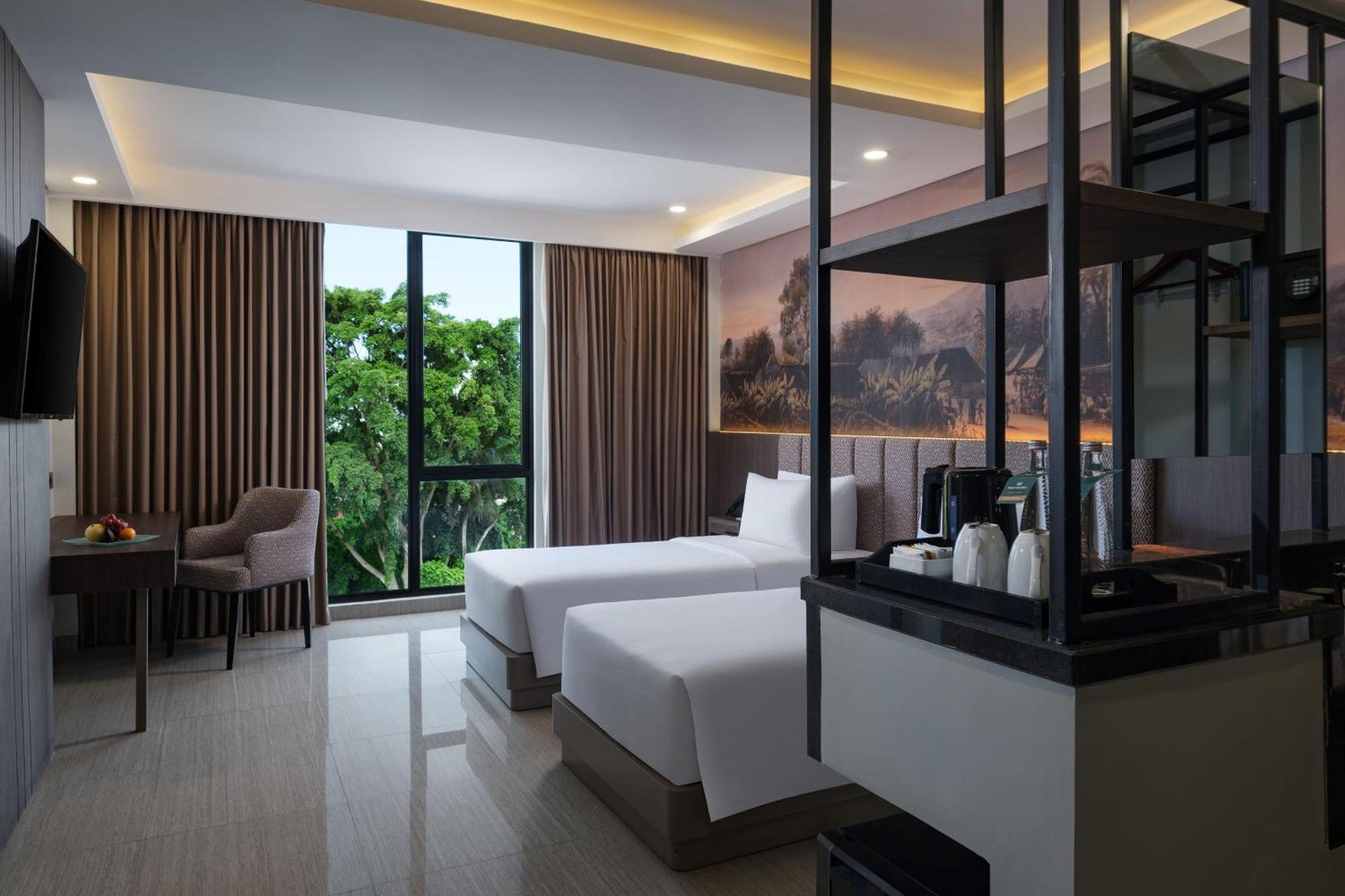 Hotel Santika Blitar Exterior photo