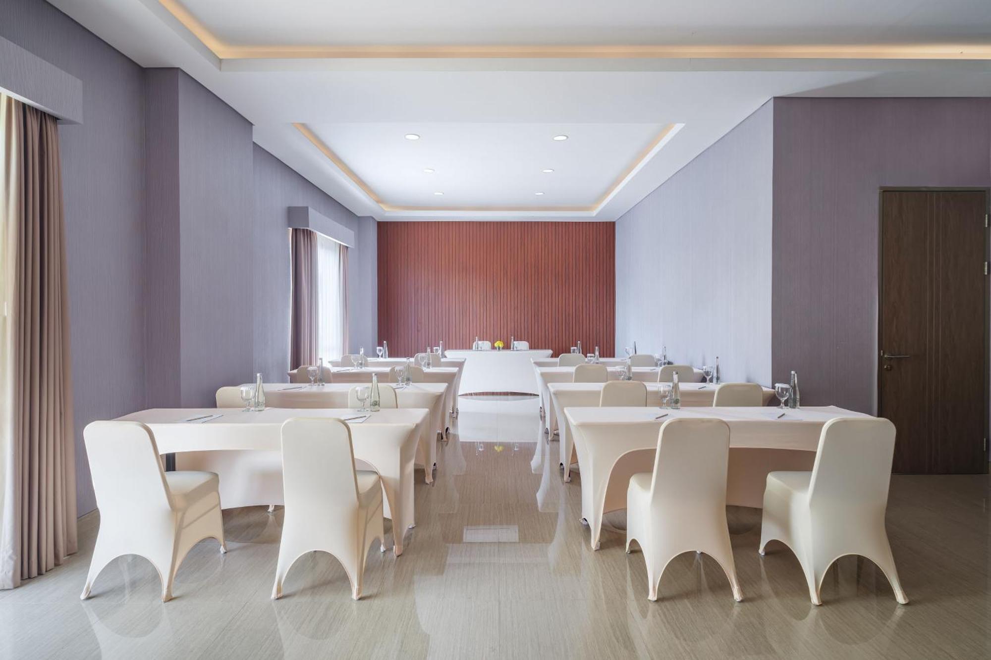 Hotel Santika Blitar Exterior photo