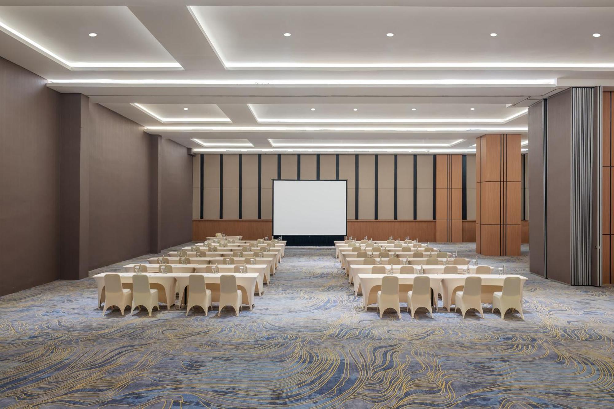 Hotel Santika Blitar Exterior photo