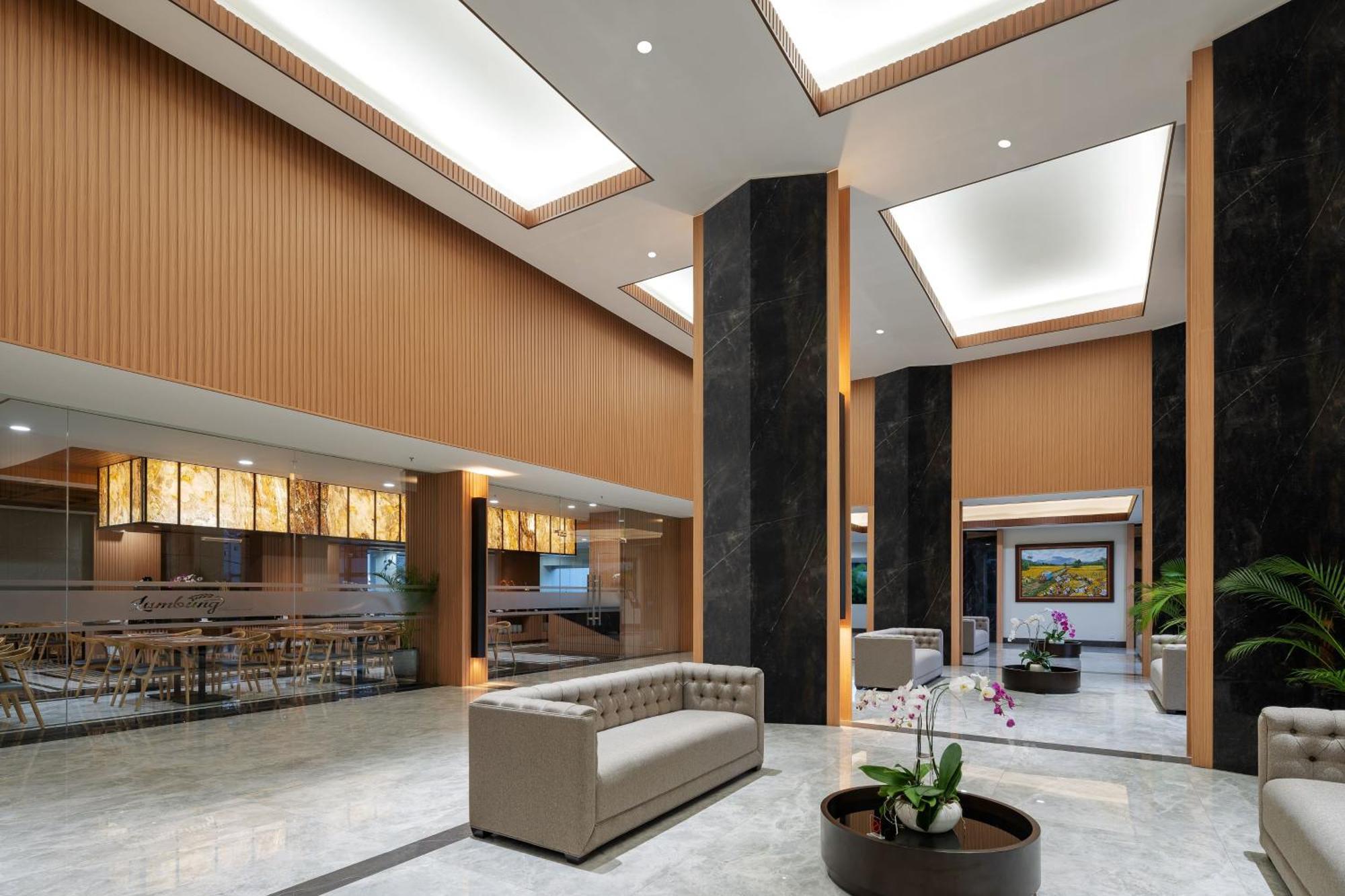 Hotel Santika Blitar Exterior photo