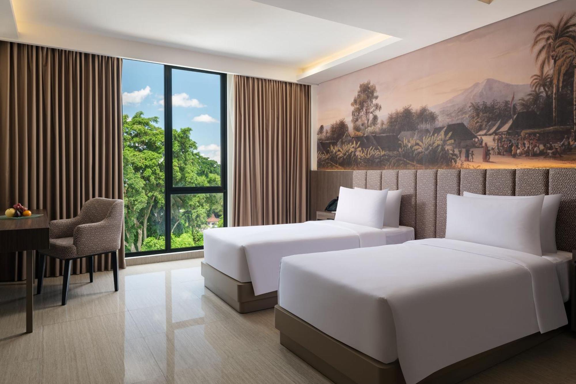 Hotel Santika Blitar Exterior photo