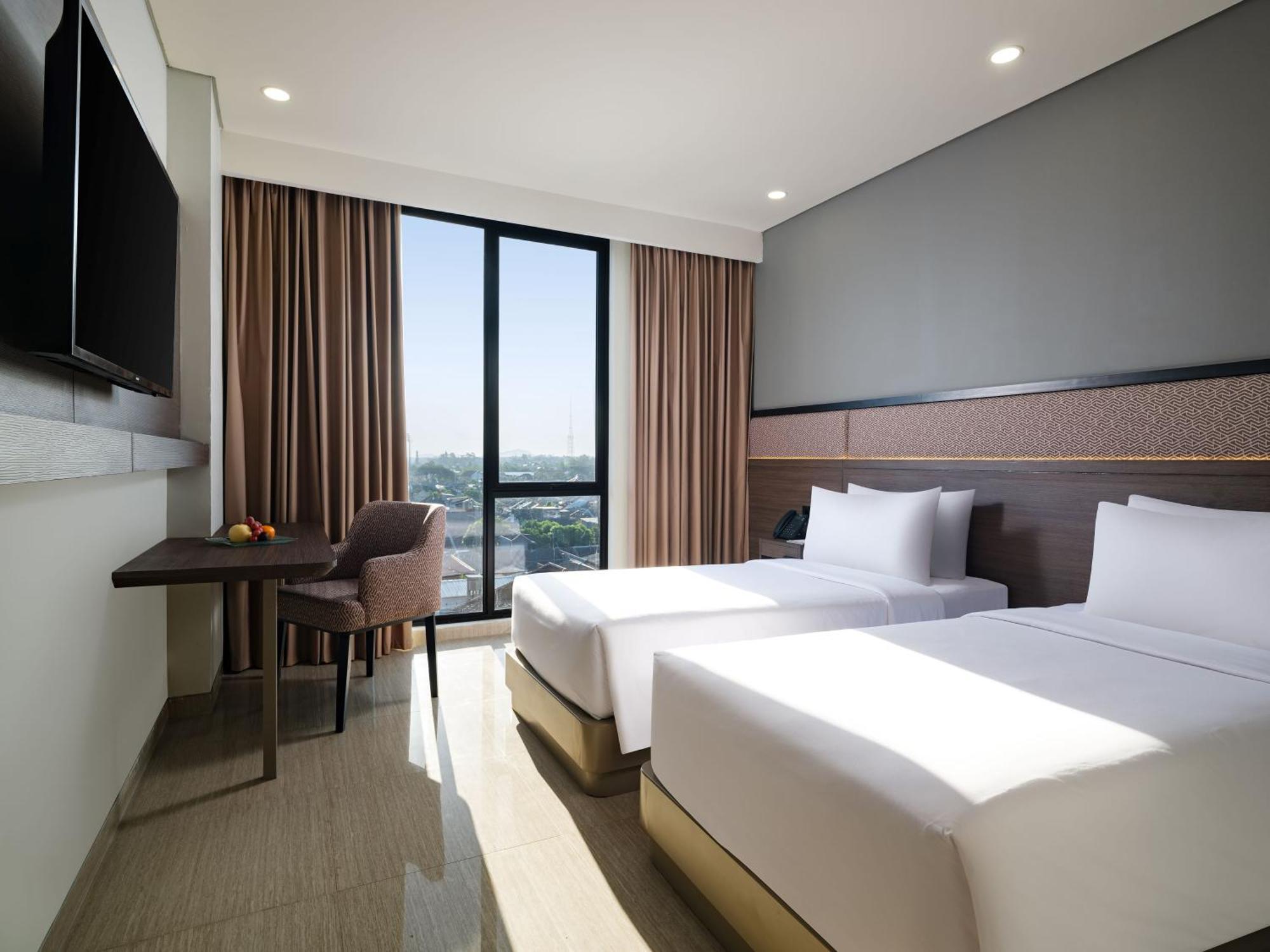 Hotel Santika Blitar Exterior photo
