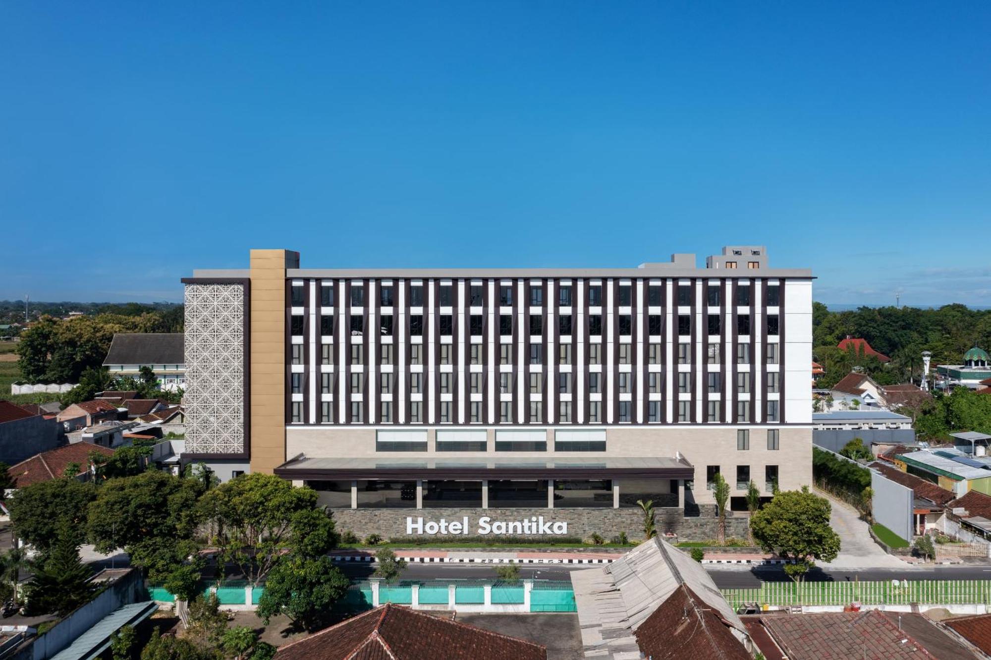 Hotel Santika Blitar Exterior photo