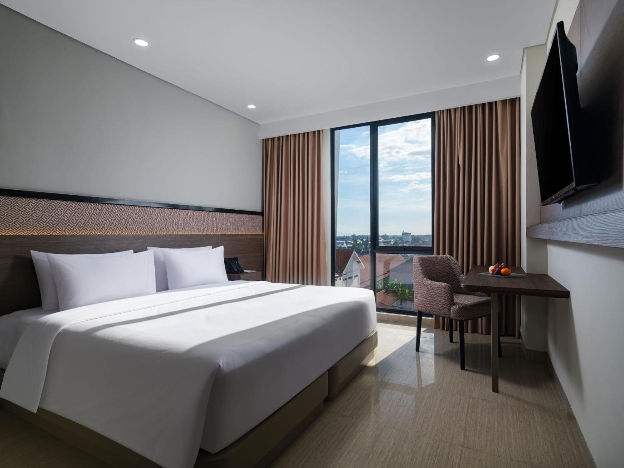 Hotel Santika Blitar Exterior photo