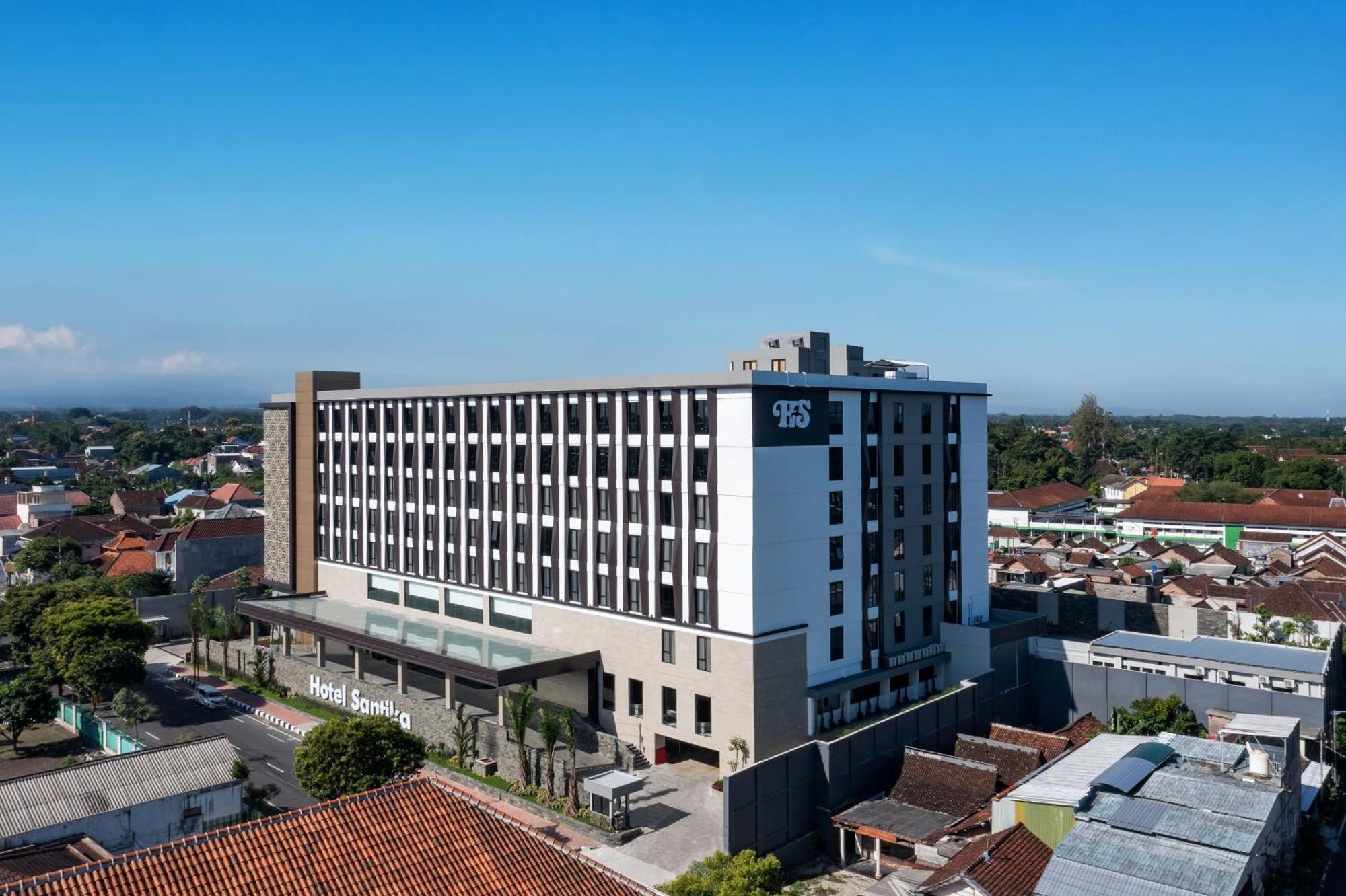 Hotel Santika Blitar Exterior photo